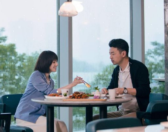 《相逢时节》三位主角雷佳音、袁泉、张艺兴的表现如何？