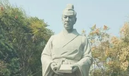 东汉末建安七子之一徐干简介：其以诗、辞赋、政论著称