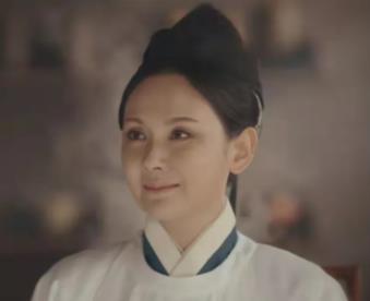 《尚食》郭贵妃选择自尽的原因是什么？
