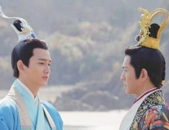 历史上屈原是什么是身份？他的一生都经历了什么