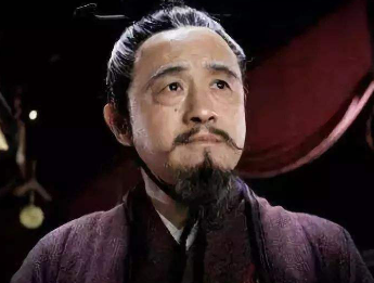 鬻拳不让战败的楚文王进城，为什么还被称为忠臣？