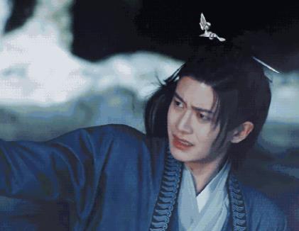 《与君初相识》长意的父亲怎么死的？