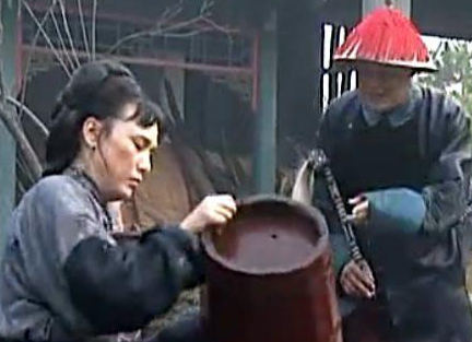 古代妃子被皇帝打落冷宫后 太监为什么还会抢着去伺候她们