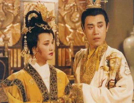 武则天是怎么让李治离不开她的？