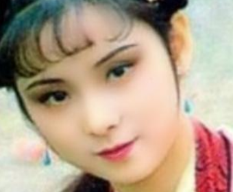 红楼梦晴雯为何要打坠儿？原因是什么？