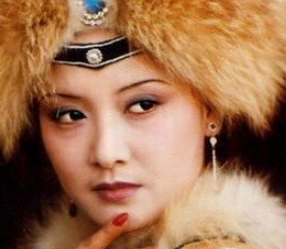 红楼梦巧姐的名字是怎么来的？刘姥姥为何会给她取名？