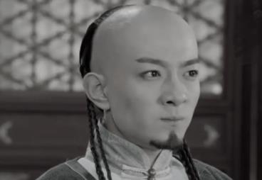 皇太极继承努尔哈赤汗位的原因是什么？