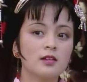 红楼梦重赵姨娘是如何对待探春这个亲女儿的？