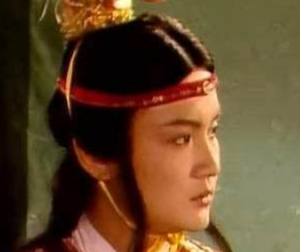 红楼梦中王熙凤与宝玉的关系怎么样？有何交集