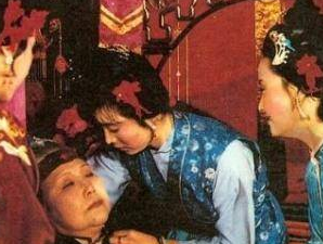 红楼梦中贾母一共生病过几次？分别是在何时？