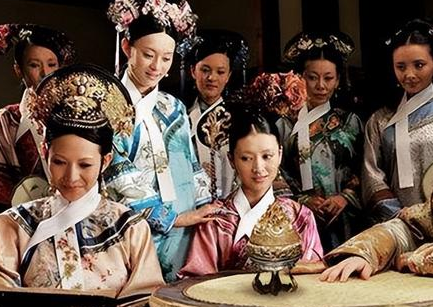 古代新皇登基之后 他是怎么对待老爹的后宫的