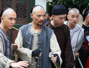 施公案第511回：万君召痛殴店主，托天王杀害客商