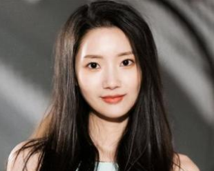 《有秘密的她》是什么题材？全员白切黑
