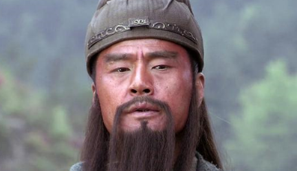 诸葛亮之所以不杀关羽却杀马谡，有哪两个重要的原因？