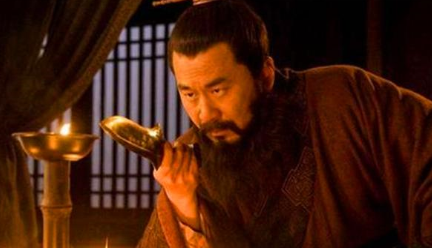 曹操对手下四大将交代了什么？让庞德轻松打败他们