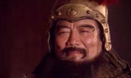曹操为何不派将，反而支持当时算是无名之辈的关羽？
