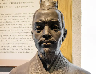 士燮：东汉末年军阀，任交趾太守，后归附孙权