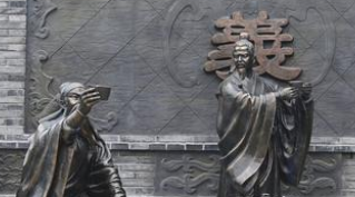 面对孙权为子求婚，关羽为什么那么没气度骂使者？