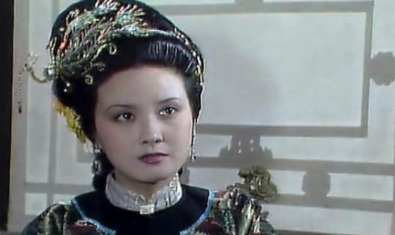 王熙凤都小月了，为什么还如此劳心劳力的工作？