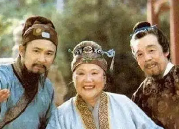 红楼梦中，为什么荣国府当家的是二媳妇王夫人？