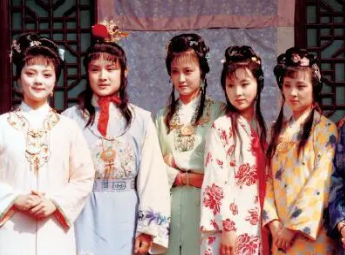 红楼梦中，什么样的女子能列入金陵十二衩？