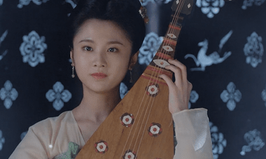 《我们这十年》唐俑的代入者是小艳的理由是什么？