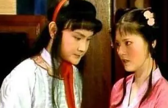 《红楼梦》贾宝玉为什么要把珍珠改成袭人，详解背后原因