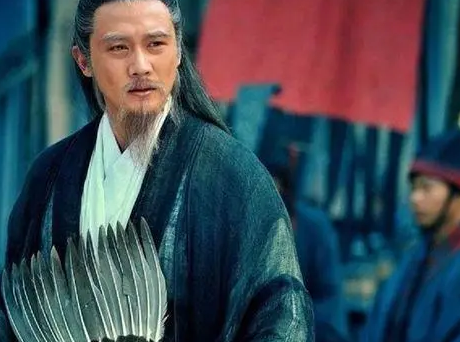 袁绍派兵攻打曹操的时候 曹操为什么要选择声东击西