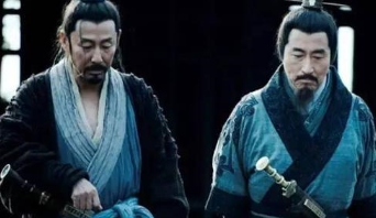 为什么萧何的结局比韩信好那么多？