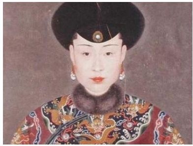 历史上康熙的皇贵妃生下一女，为什么却被烧掉？