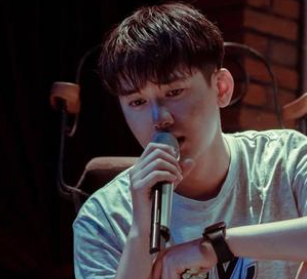 《追爱家族》谭卓跟郭京飞二搭又一力作，两人再次饰演夫妻，