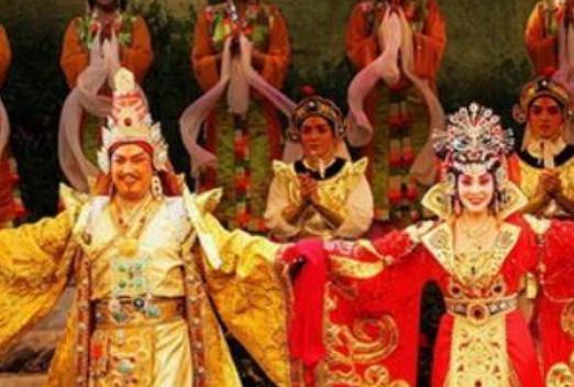 文成公主与尺尊公主相比谁的地位更高？