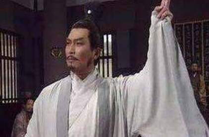 诸葛亮如果北伐成功的话 最后会自立门户吗