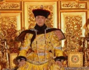 历史上嘉庆帝是位什么样的皇帝？他为何会处死自己的亲族？