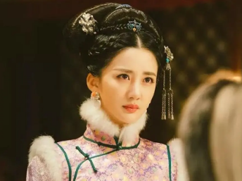 阿巴亥：努尔哈赤第四任大妃，最后不知何故被逼殉葬