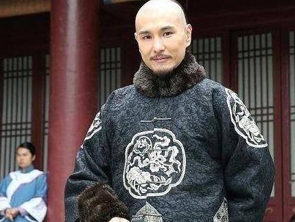 和珅作为一个聪明人 和珅为什么不提前巴结好嘉庆