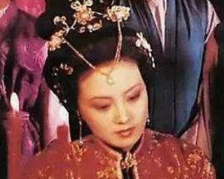 红楼梦王熙凤抄检大观园从上夜婆子处查起，是为何?