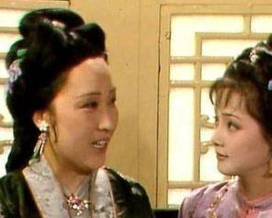 红楼梦薛姨妈为何会留宝玉喝酒？书中是如何评价的？