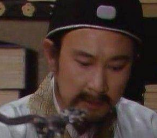红楼梦赵姨娘是如何在家政面前告宝玉的状的
