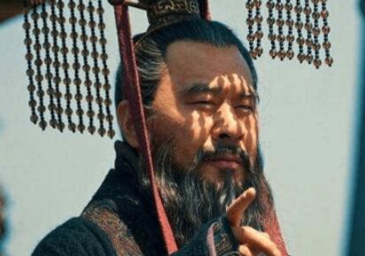 曹操为什么要把三个女儿都嫁给了汉献帝呢？
