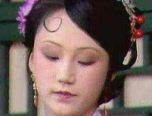 红楼梦中秋桐是如何成为贾琏的小妾的？品行如何?
