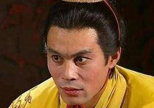 早期吕布那么强，为何后期没那么惊艳了呢？