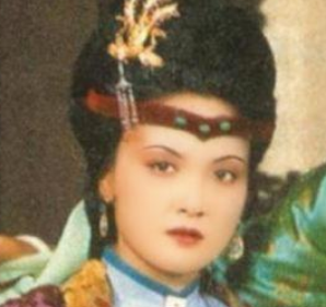 红楼梦中王熙凤是个什么样的人物？有多矛盾