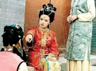 红楼梦中，尤氏、李纨和王熙凤三人谁最聪明？