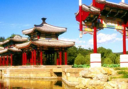 清朝皇帝为什么要修建避暑山庄 皇帝真的是为了避暑吗