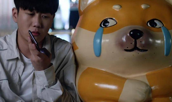 《少年派2》中吕佳维和曹总是哪门子的亲戚？