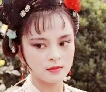 红楼梦中探春与邢岫烟是如何将一手烂牌打好的？