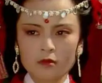 红楼梦中王夫人是如何对待探春的？二人的关系很好吗？
