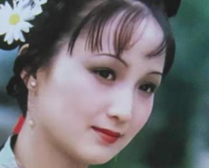 红楼梦中荣国府每个月丫鬟能有多多少月例？