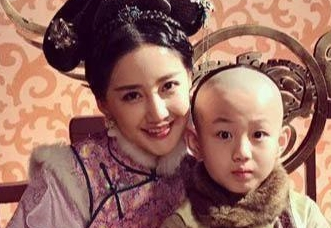 多尔衮的母亲为什么被逼给努尔哈赤殉葬？